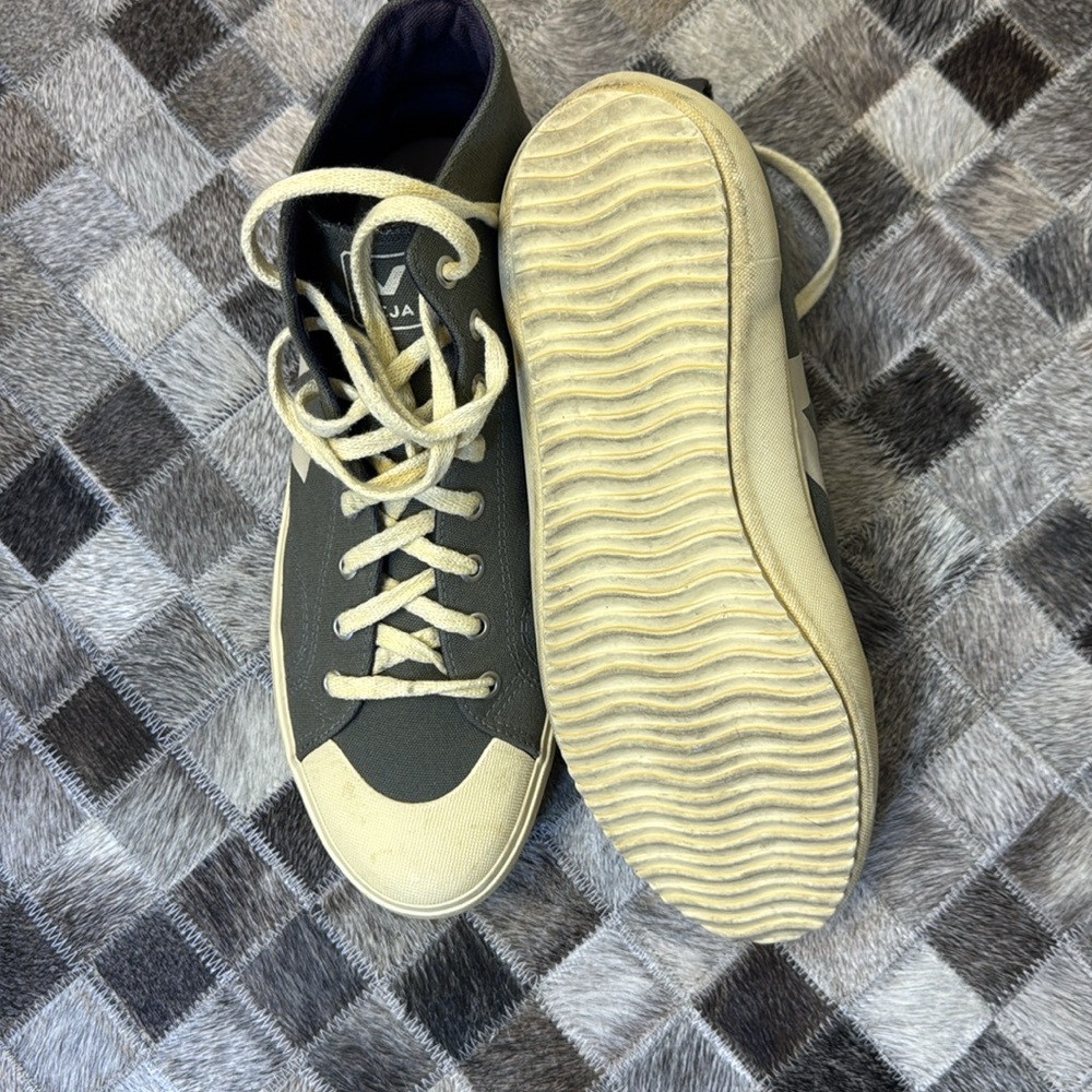 Veja Nova High Top Sneaker size 11 - Picture 6 of 7